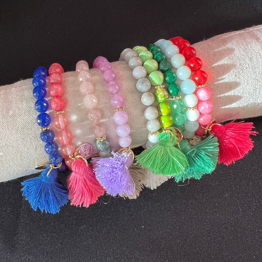 Armbänder bunt mit Quaste