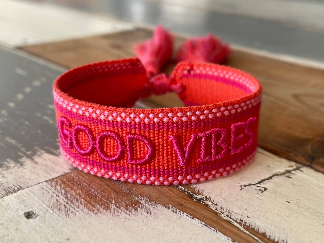 GOOD VIBES Statement Armband gewebt, bestickt